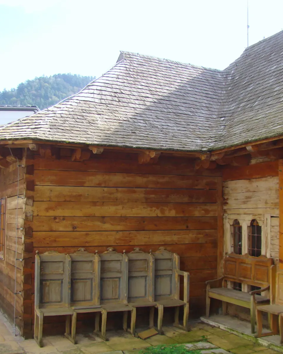 Sinagoga de lemn „Baal Șem Tov” (Muzeul Comunității Evreiești) Piatra-Neamț
